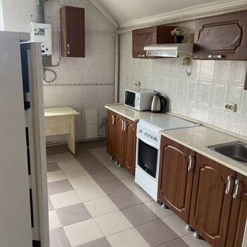 Сдается 1-комнатная квартира, 65 м²
