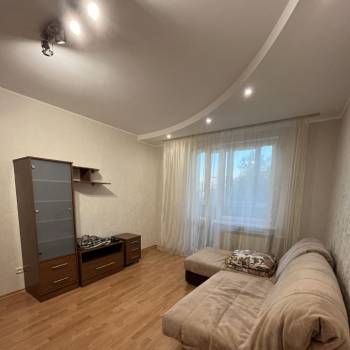 Сдается 1-комнатная квартира, 42 м²