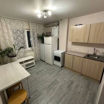 Сдается 1-комнатная квартира, 41 м²
