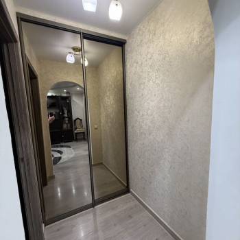 Продается Многокомнатная квартира, 81,4 м²