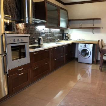 Продается 1-комнатная квартира, 82 м²