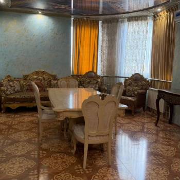 Сдается 2-х комнатная квартира, 100 м²