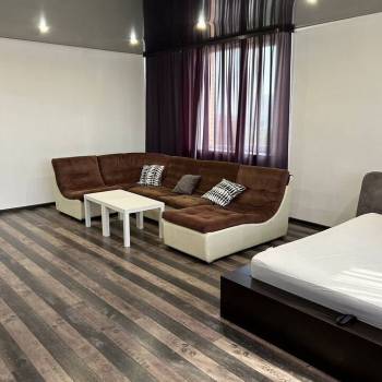 Сдается 2-х комнатная квартира, 100 м²