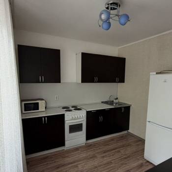 Сдается 1-комнатная квартира, 39 м²