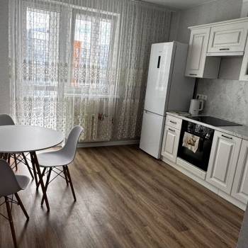 Сдается 1-комнатная квартира, 49 м²