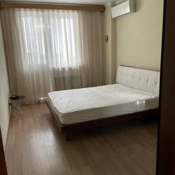 Сдается 2-х комнатная квартира, 76 м²