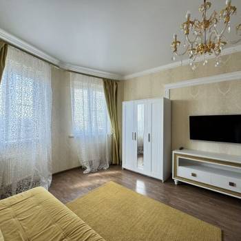 Сдается 2-х комнатная квартира, 70 м²