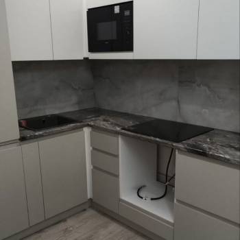 Продается 1-комнатная квартира, 42 м²