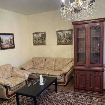 Сдается 2-х комнатная квартира, 94 м²