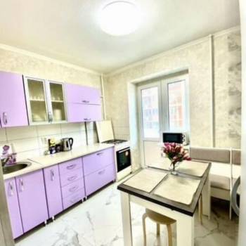 Сдается 1-комнатная квартира, 55 м²