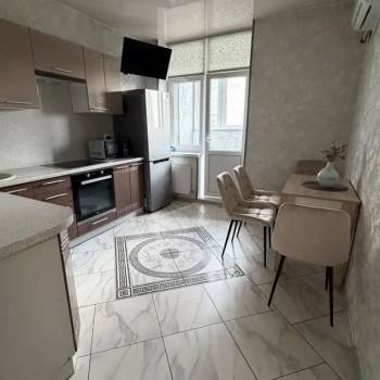 Сдается 1-комнатная квартира, 42 м²
