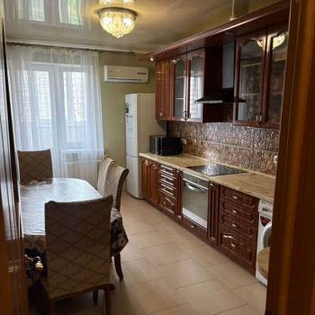 Сдается 2-х комнатная квартира, 70 м²