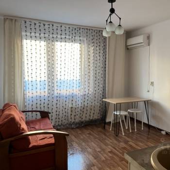 Продается 1-комнатная квартира, 35 м²