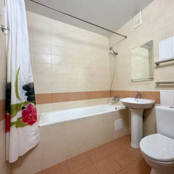 Сдается 1-комнатная квартира, 43 м²