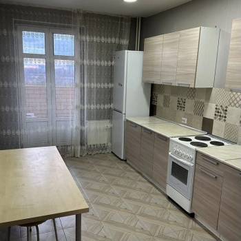 Сдается 1-комнатная квартира, 46 м²