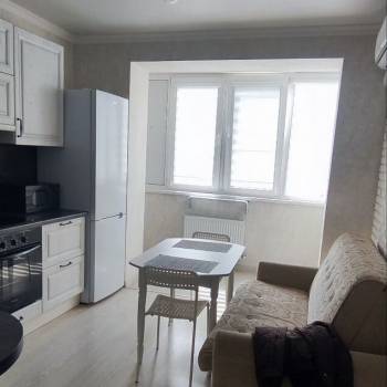 Сдается 1-комнатная квартира, 37 м²