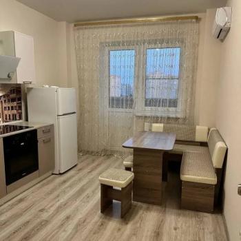 Сдается 1-комнатная квартира, 43 м²