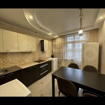 Сдается 1-комнатная квартира, 42 м²