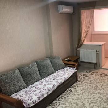 Сдается 1-комнатная квартира, 49 м²