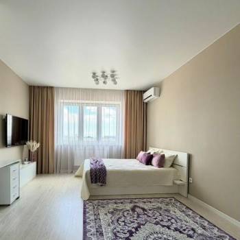Сдается 1-комнатная квартира, 52 м²