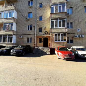 Продается 1-комнатная квартира, 110 м²