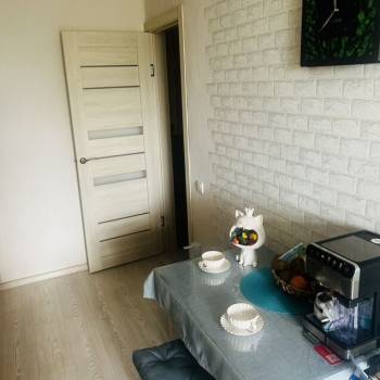Продается 1-комнатная квартира, 37 м²