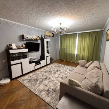 Продается Многокомнатная квартира, 72 м²
