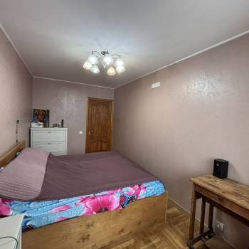 Продается Многокомнатная квартира, 72 м²