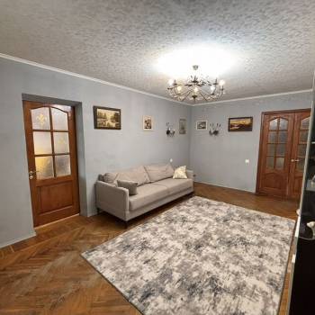 Продается Многокомнатная квартира, 72 м²