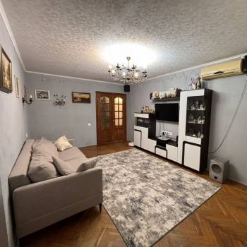 Продается Многокомнатная квартира, 72 м²