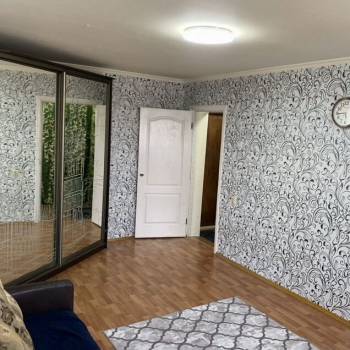Продается 1-комнатная квартира, 37 м²