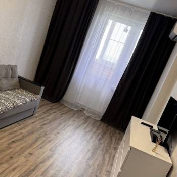 Сдается 1-комнатная квартира, 42 м²