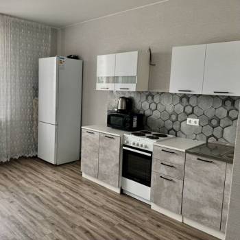 Сдается 1-комнатная квартира, 42 м²