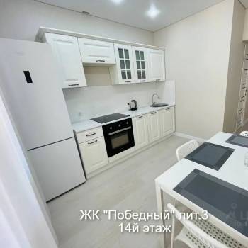 Продается 1-комнатная квартира, 37 м²