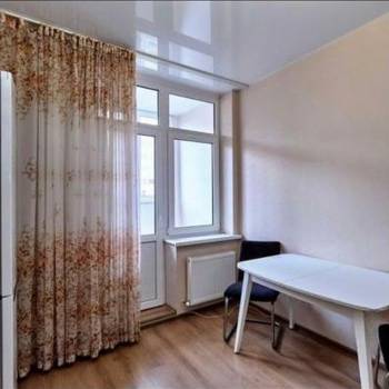 Продается 1-комнатная квартира, 38 м²