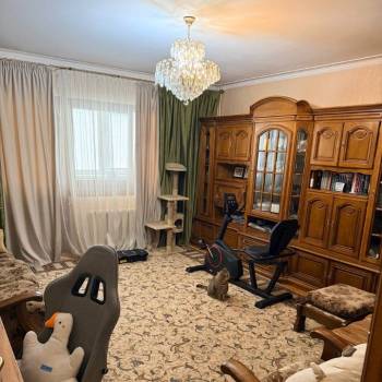 Продается Многокомнатная квартира, 93 м²