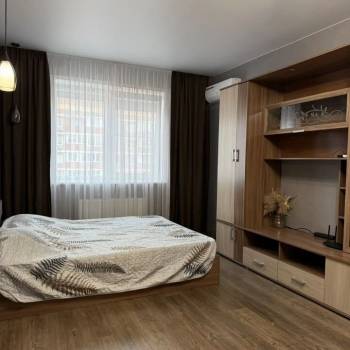 Продается 1-комнатная квартира, 45 м²