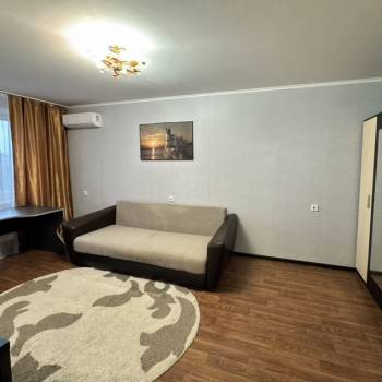 Продается 1-комнатная квартира, 40 м²
