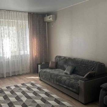 Сдается 1-комнатная квартира, 45 м²