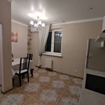 Сдается 1-комнатная квартира, 43 м²