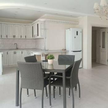 Продается 3-х комнатная квартира, 123 м²