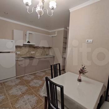 Сдается 1-комнатная квартира, 43 м²