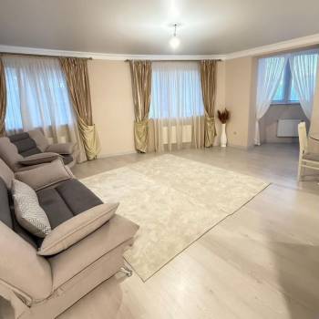 Продается 2-х комнатная квартира, 60,4 м²