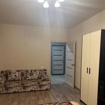 Продается 1-комнатная квартира, 37,4 м²