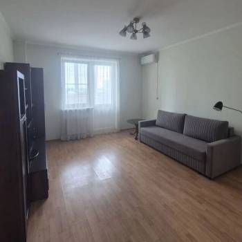 Сдается 1-комнатная квартира, 46 м²