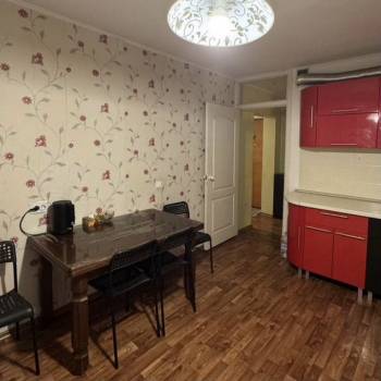 Сдается Многокомнатная квартира, 75 м²