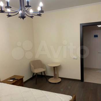 Сдается 1-комнатная квартира, 42 м²