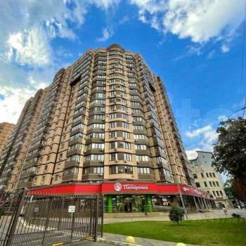 Сдается 1-комнатная квартира, 52 м²