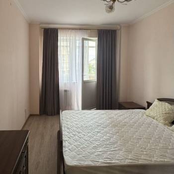 Сдается 1-комнатная квартира, 53 м²