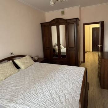 Сдается 1-комнатная квартира, 53 м²